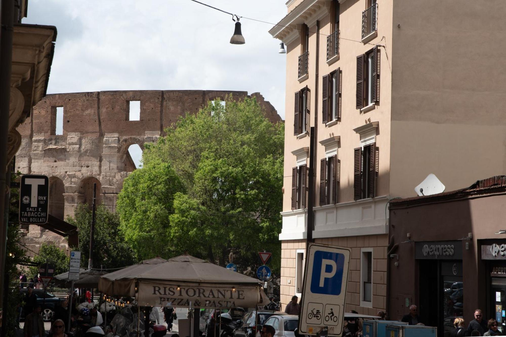 Oliviero - Colosseum View Apartment With Terrace Roma Exterior foto